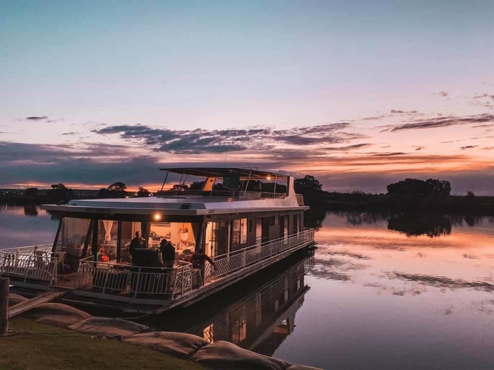 Experience the Remote Locations of the Murray River from a House Boat at Mannum, South Australia