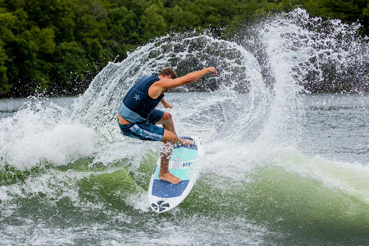 The Ultimate Guide to the Wakesurf Board – Wakesports Unlimited